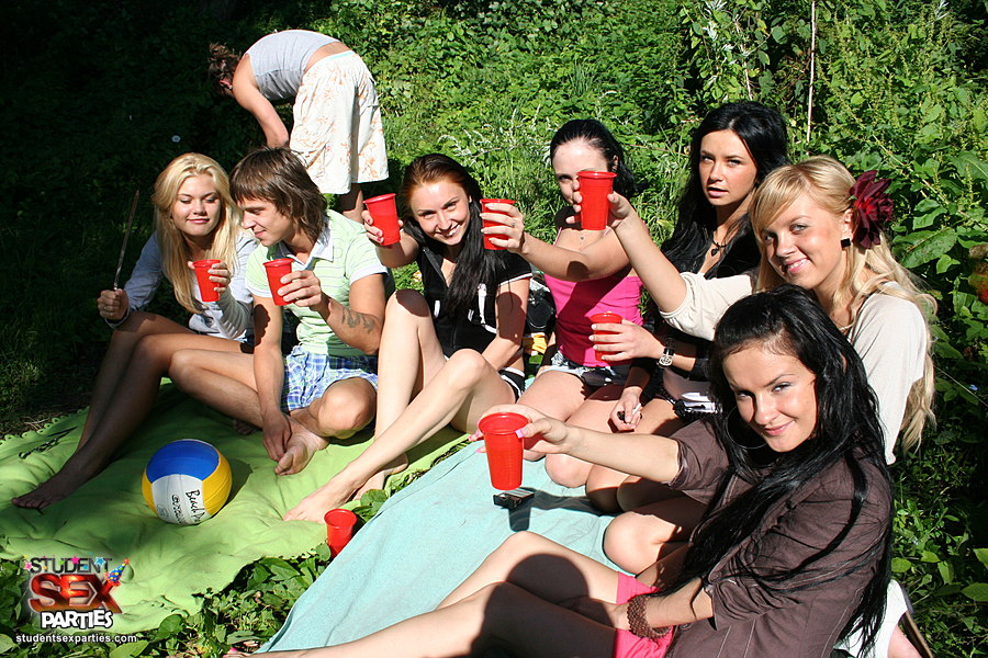 Picnic party for college girls who love to be fucked hard